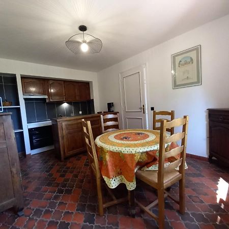 Les Pins Apartment Le Castellet  Bagian luar foto
