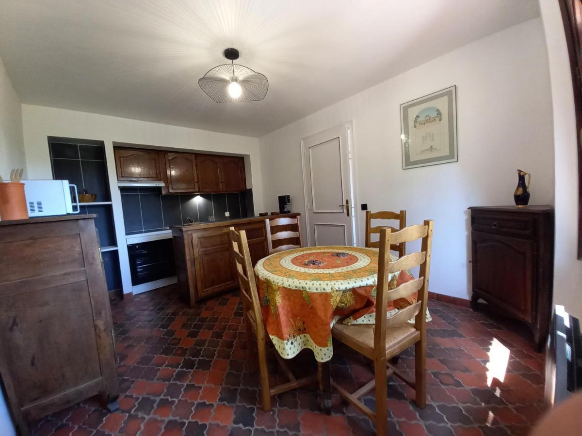 Les Pins Apartment Le Castellet  Bagian luar foto